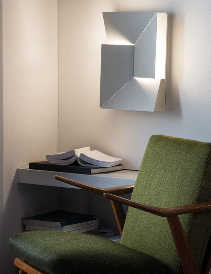 IllumiBeam – Elegant 3D Wall Lamp for Stunning Light Effects