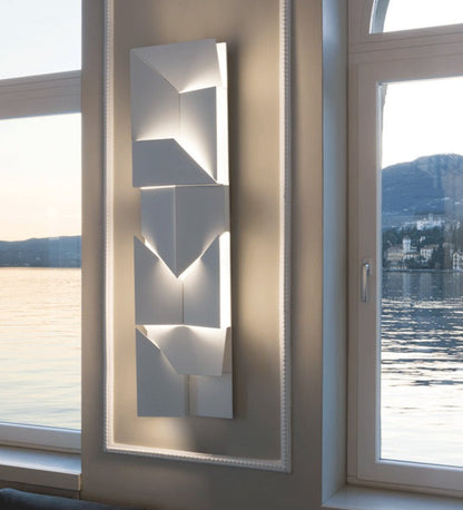 IllumiBeam – Elegant 3D Wall Lamp for Stunning Light Effects