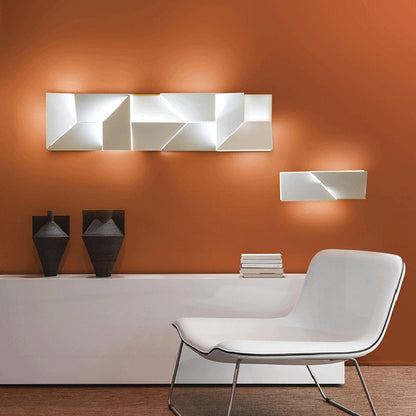 IllumiBeam – Elegant 3D Wall Lamp for Stunning Light Effects